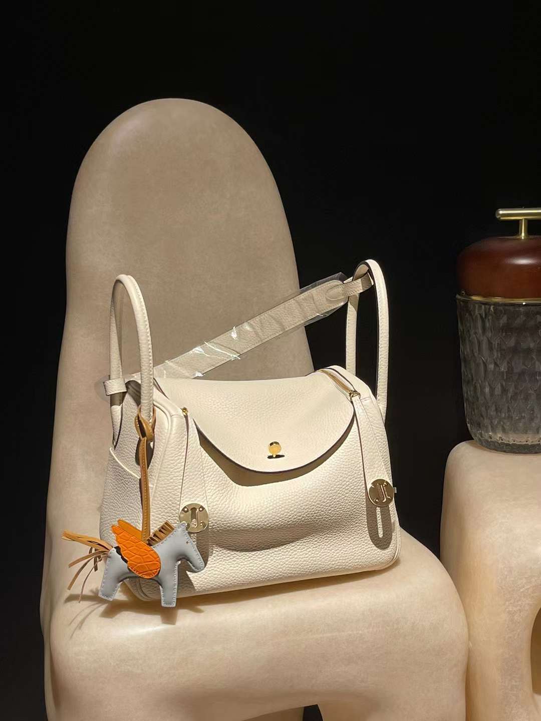 HERMES LINDY CLEMENCE皮 I2 奶油白 金扣轉釦手提/肩背兩用包 26CM