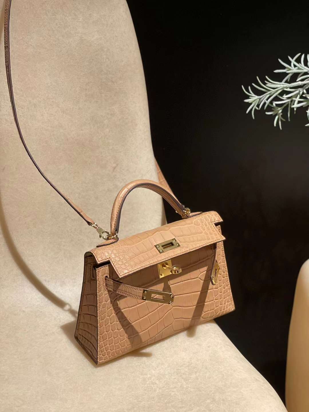 HERMES MINI KELLY 二代 霧面美洲鱷魚皮方塊 0M 瑪薩拉茶色金釦