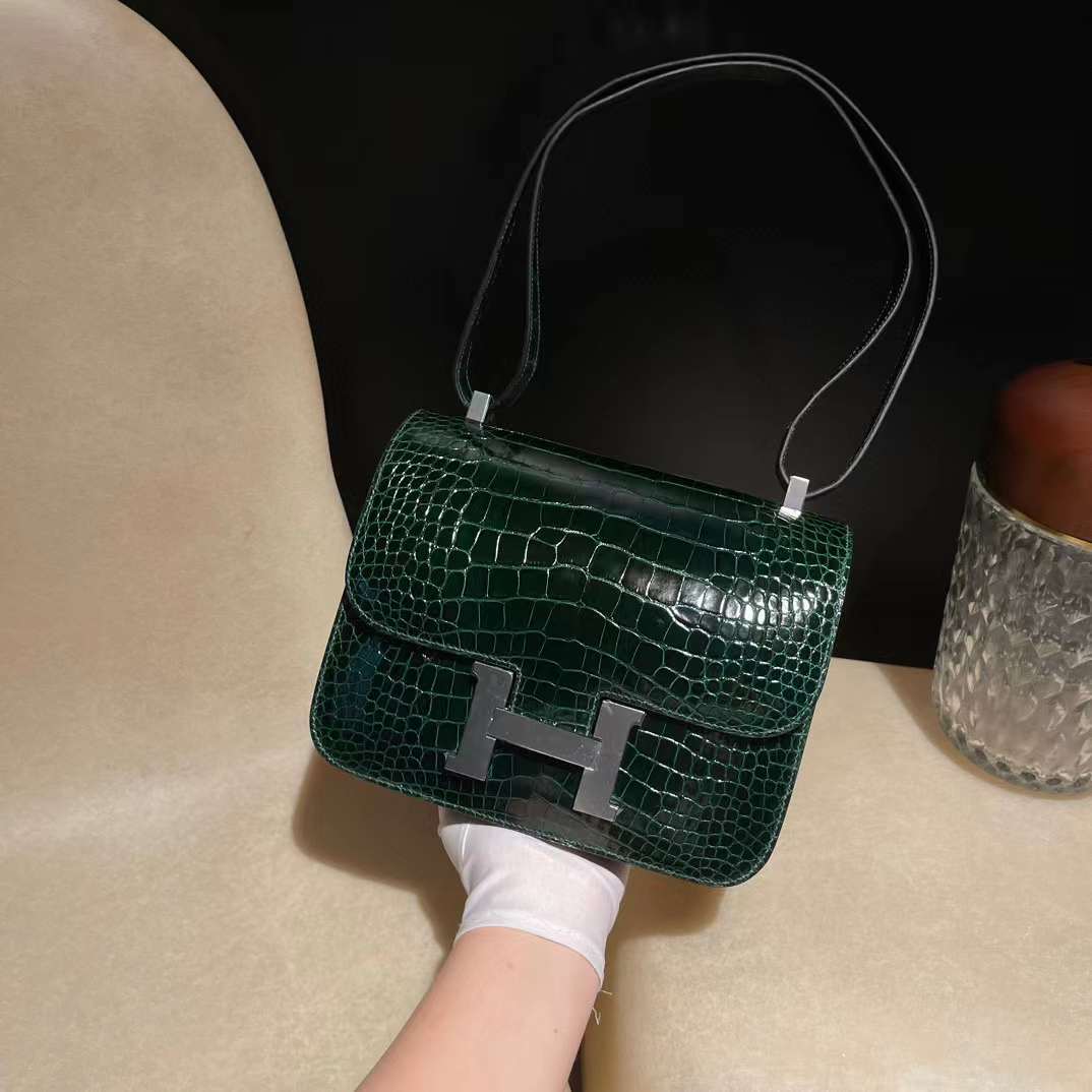 HERMES CONSTANCE 24CM 亮光ALLIGATEOR 美洲鱷魚皮 67祖母綠 銀扣