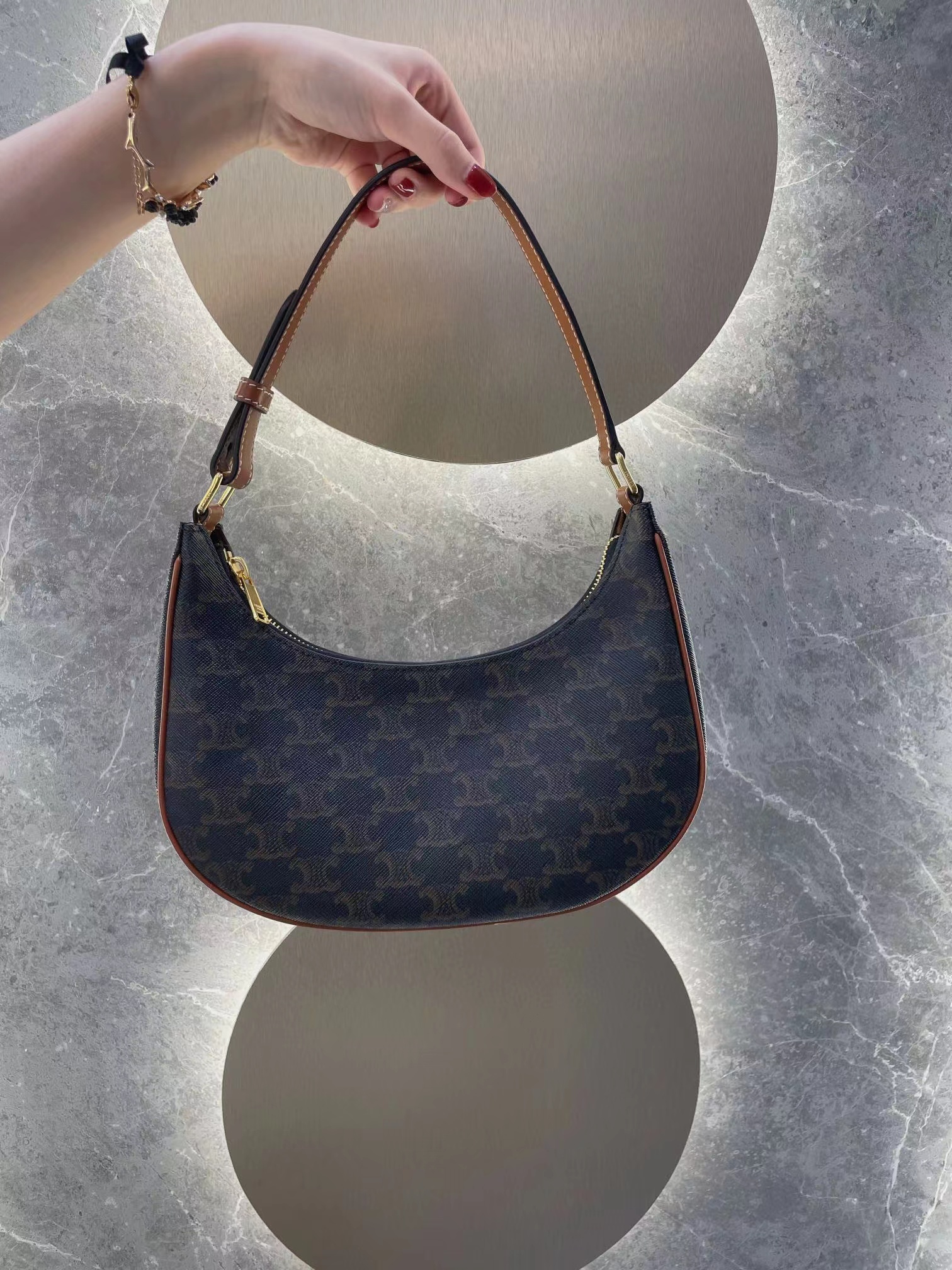 CELINE TRIOMPHE帆布及小牛皮AVA腋下包