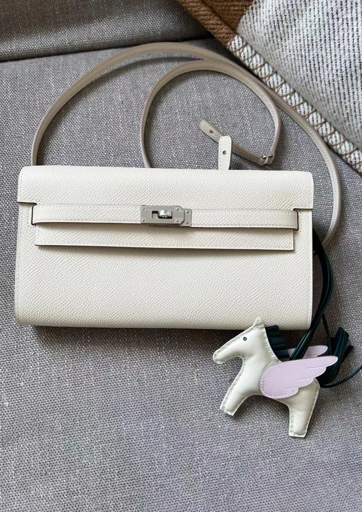 HERMES KELLY TO GO EPSOM皮 10 奶昔白 銀釦