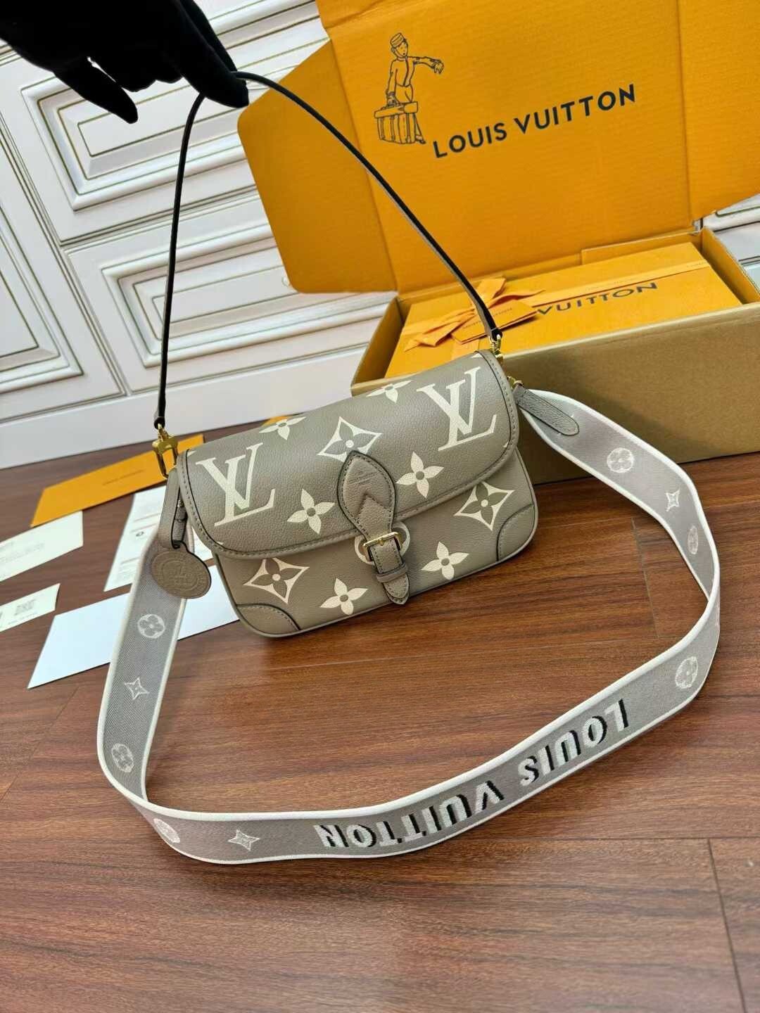 LV Diane 法棍包 大象灰