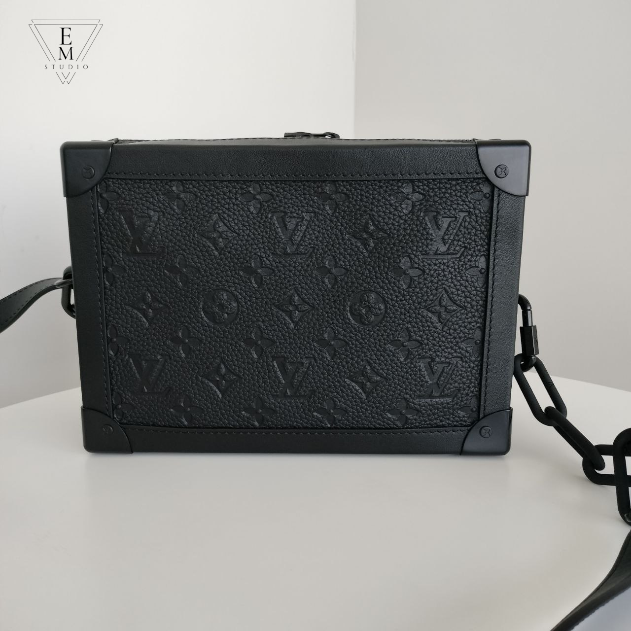 LV SOFT TRUNK 黑色壓花小行李箱手袋