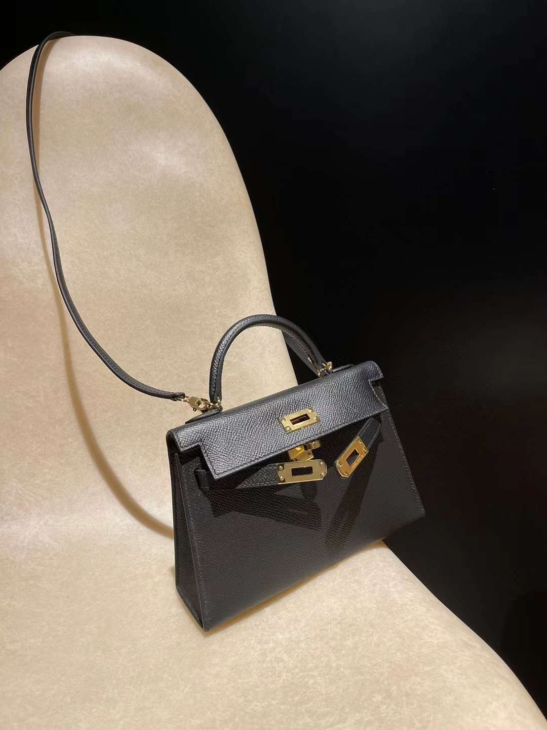 HERMES MINI KELLY 二代EPSOM皮 89黑色 小黑金 [HE0001-500]