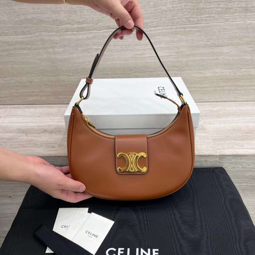 CELINE AVA TRIOMPHE 光滑牛皮革手拿包