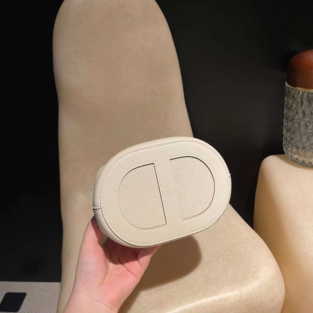 HERMES IN THE LOOP TC 拼SWIFT皮 10奶昔白 豬鼻子菜籃子