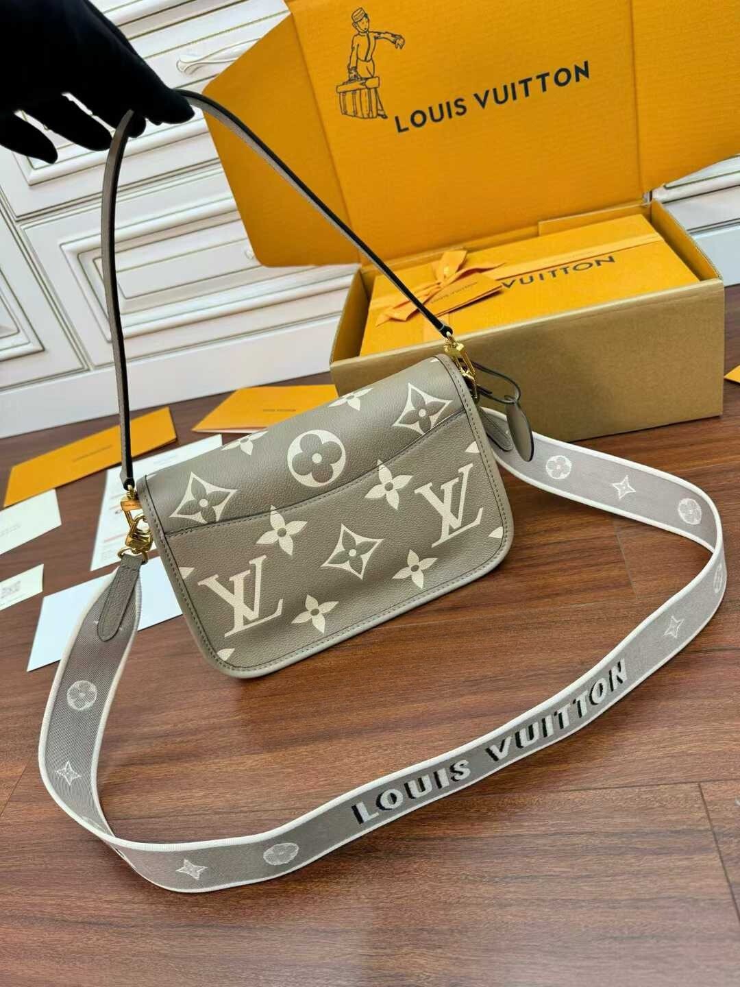 LV Diane 法棍包 大象灰