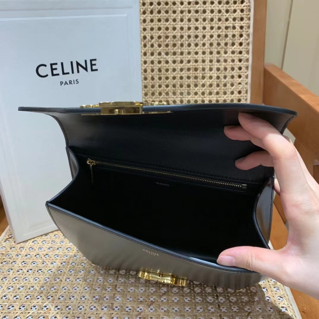CELINE 亮面小牛皮TRIOMPHE飾鍊BESACE黑色手袋