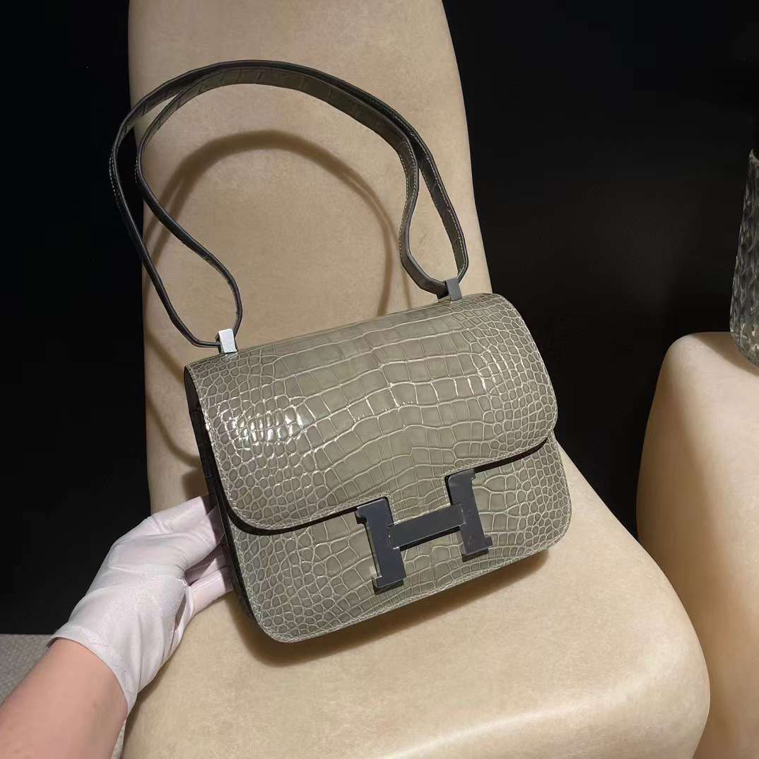 HERMES CONSTANCE 24CM 亮光ALLIGATEOR 美洲鱷魚皮 81 斑鳩灰 銀扣