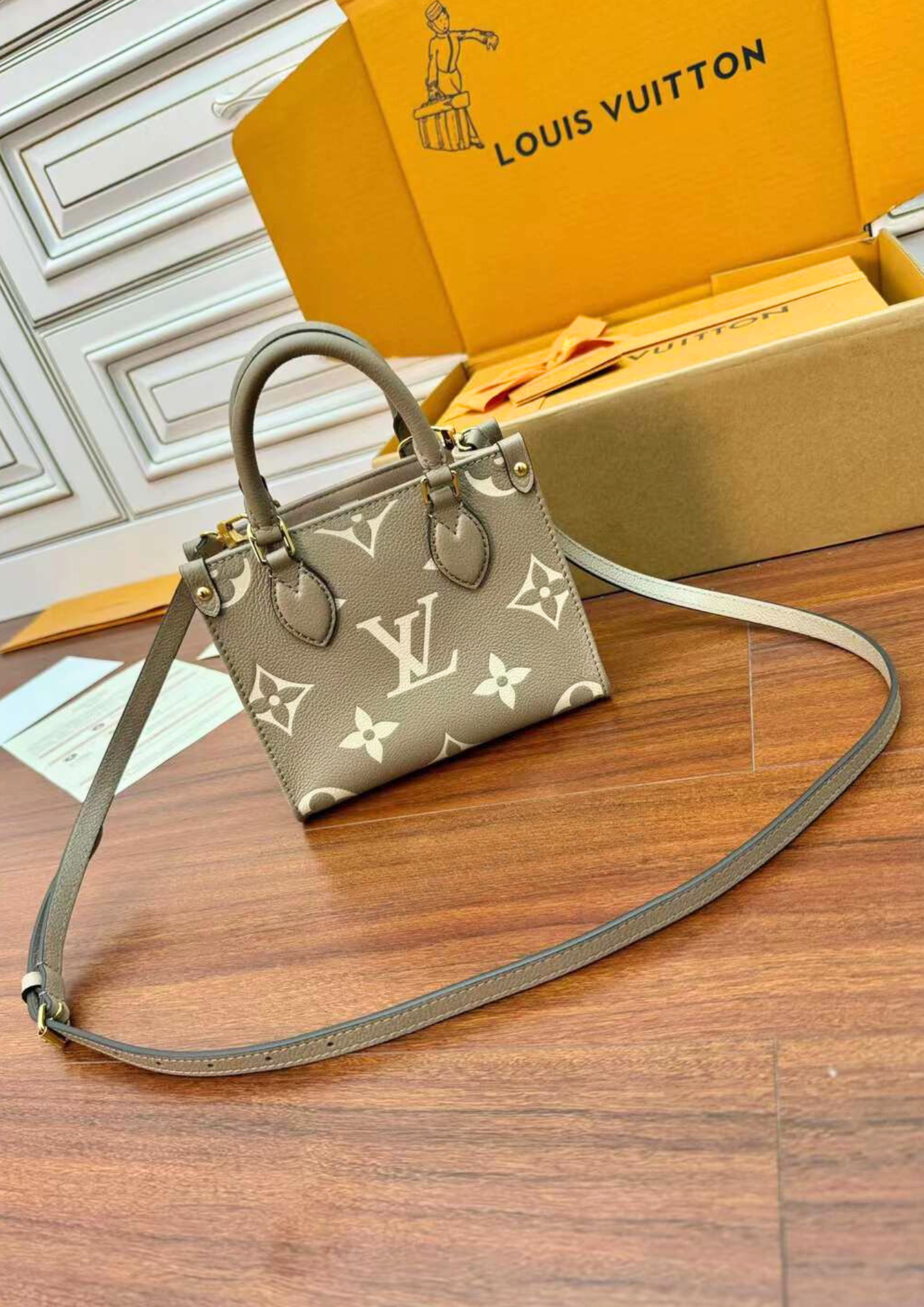 LV ONTHEGO BB 手提包 (兩色) 最新芯片版本