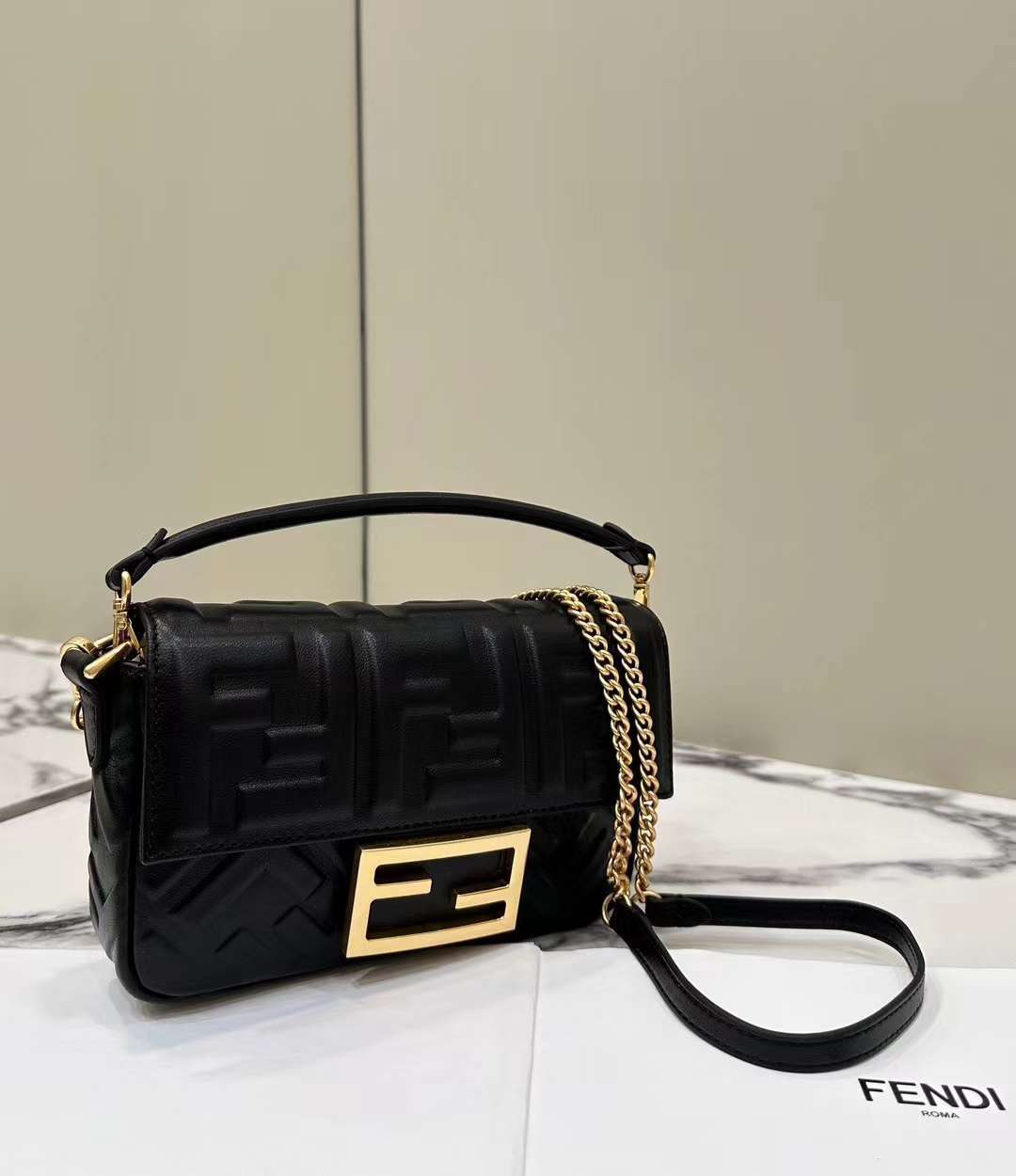 FENDI BAGUETTE MINI 黑色綿羊皮手提鏈帶法棍包