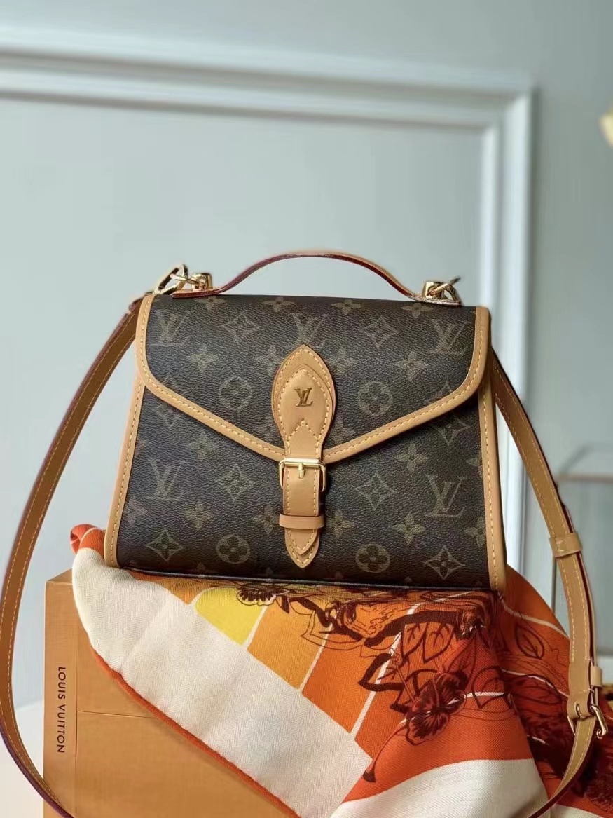 LV IVY 梯形老花郵差包 M44919