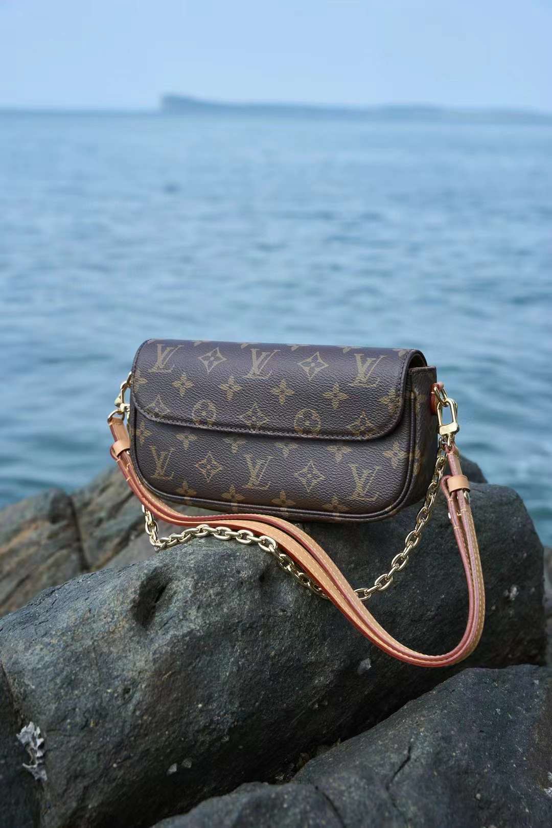 LV WALLET ON CHAIN IVY 手袋包 老花款 最新芯片版本 M81911