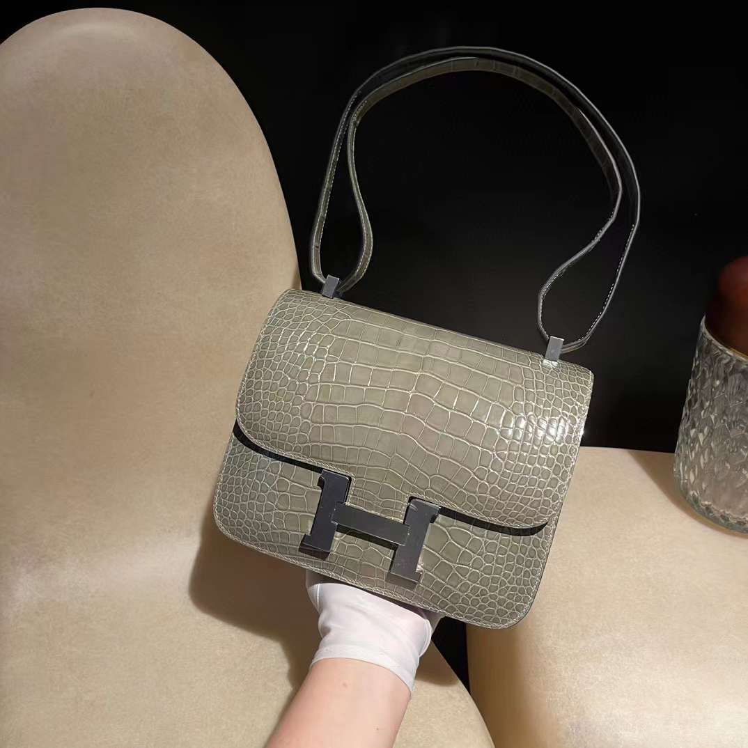 HERMES CONSTANCE 24CM 亮光ALLIGATEOR 美洲鱷魚皮 81 斑鳩灰 銀扣