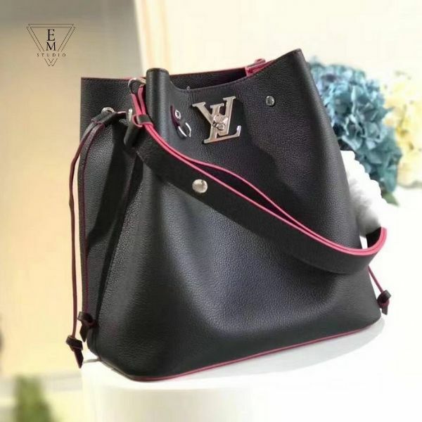LV LOCKME BUCKET 水桶包