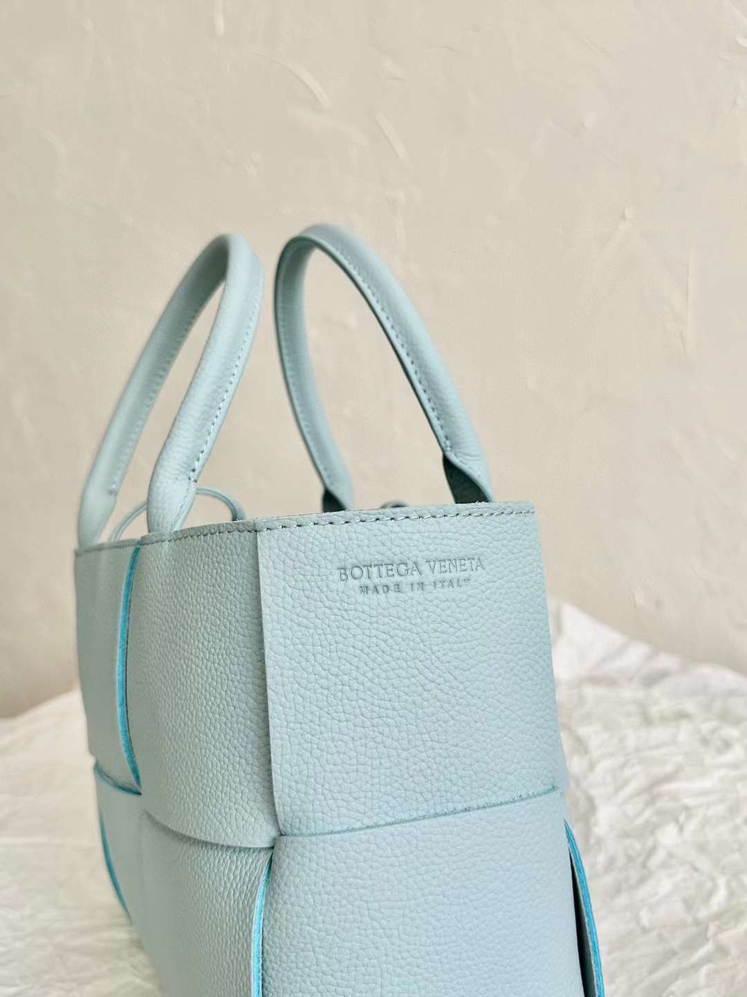 BV TOTE MINI包 荔枝紋冰川藍
