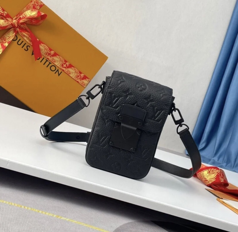 LV S-LOCK 直式隨身錢包/手機包 壓紋款