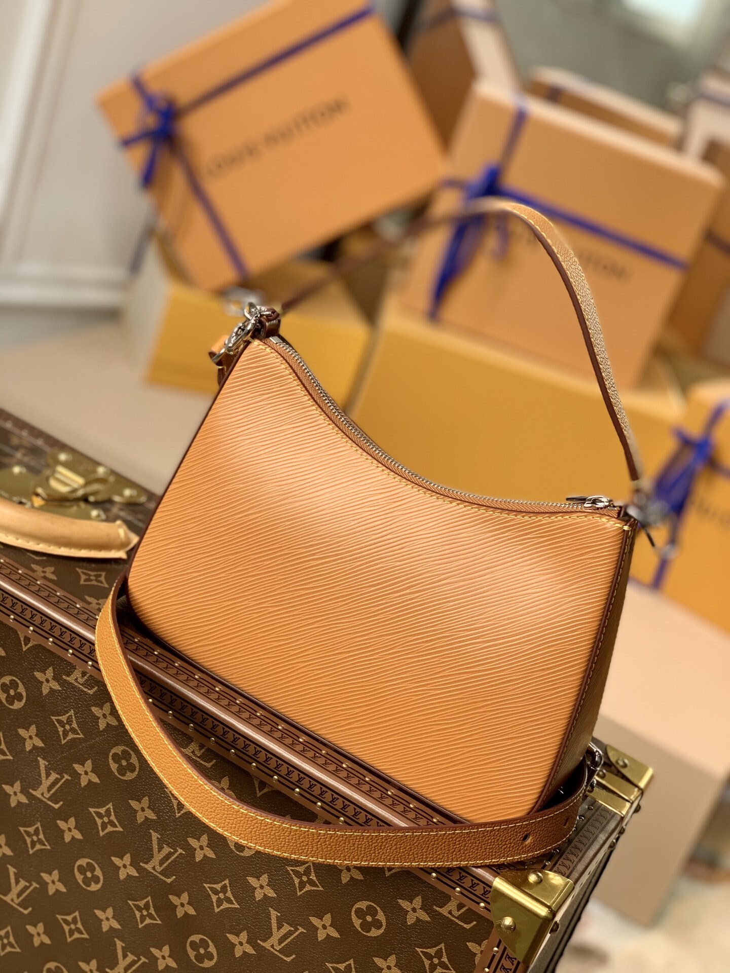 LV MARELLE 蜜黃色二合一肩背包