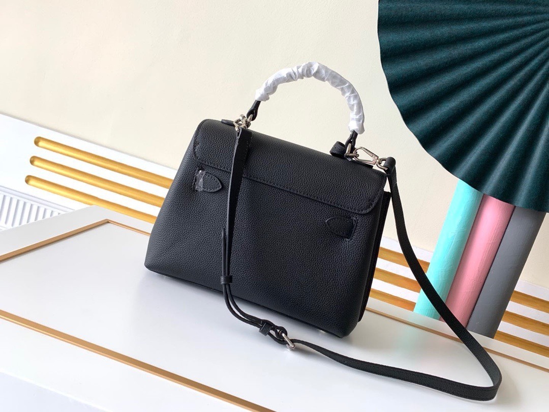 LV LOCKME EVER BB 黑色手提包