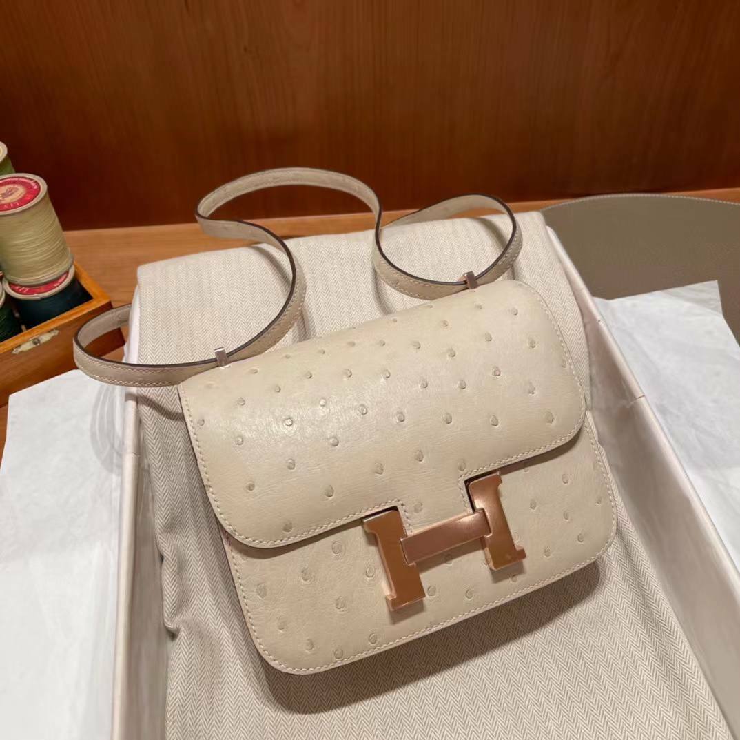 HERMES CONSTANCE 18/24 10 奶昔白鴕鳥皮康康包