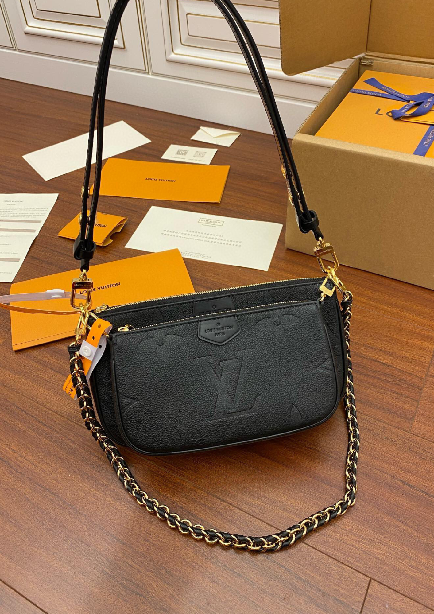 LV MULTI POCHETTE ACCESSOIRES 黑色壓花麻將包 M80399