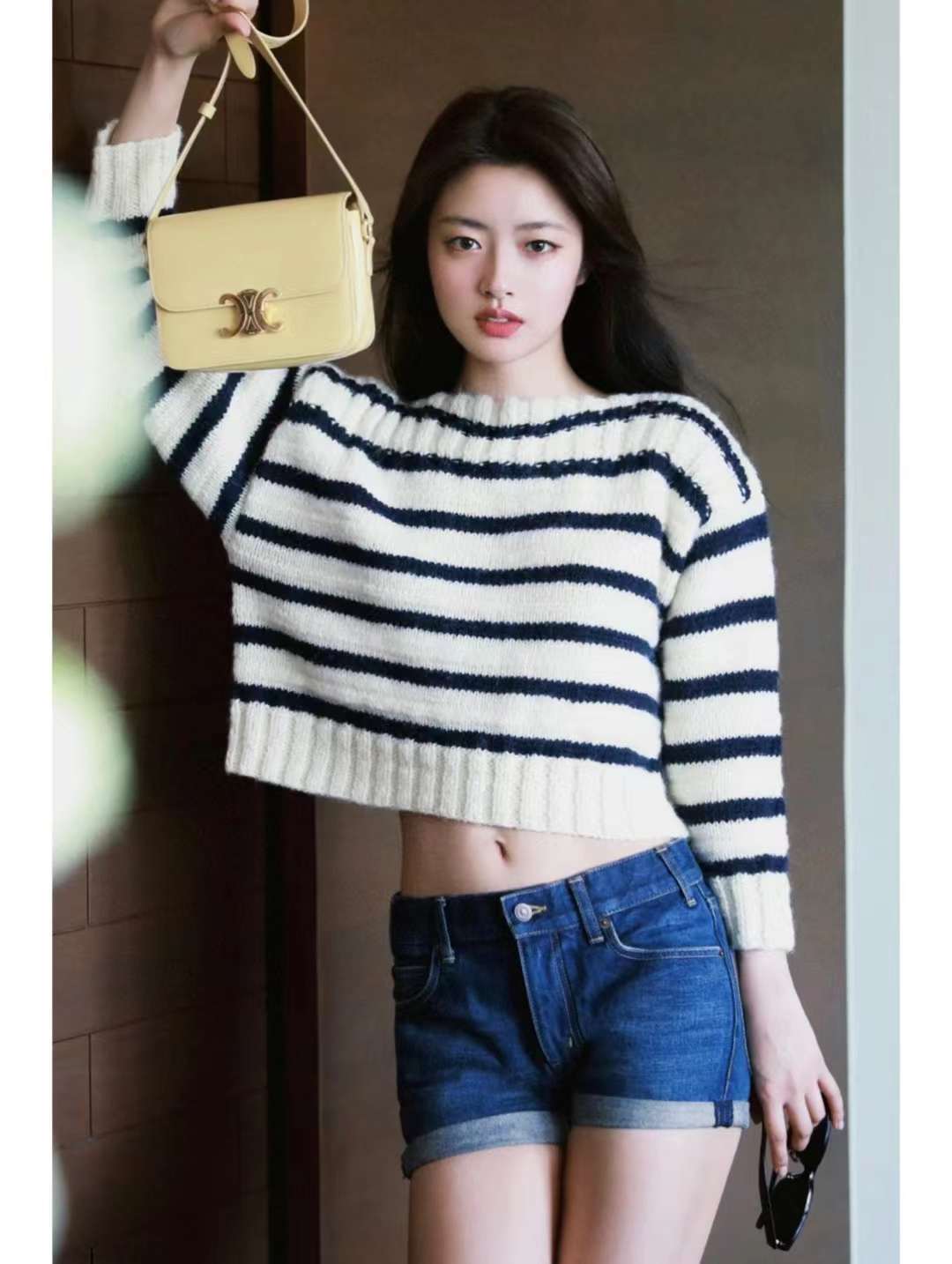 CELINE TEEN TRIOMPHE 亮澤牛皮革手袋（多色)