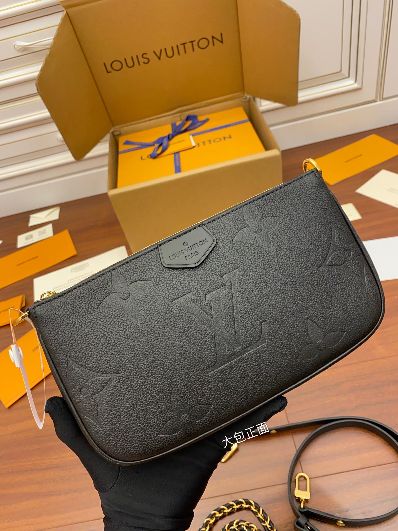 LV MULTI POCHETTE ACCESSOIRES 黑色壓花麻將包 M80399