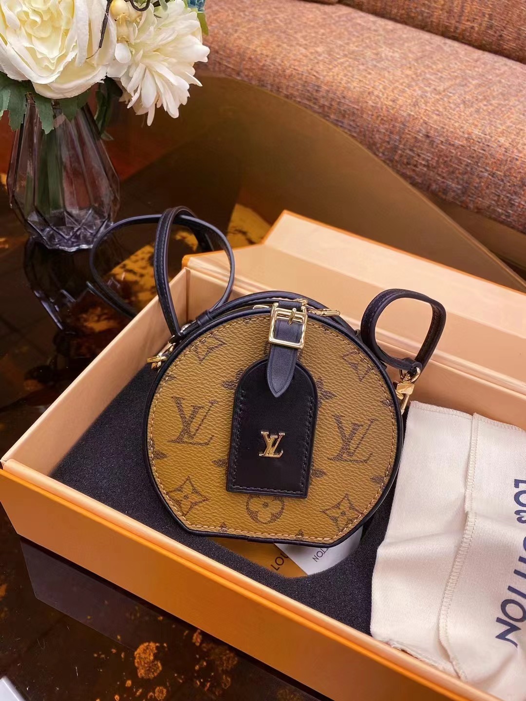 LV BOITE CHAPEAU 硬殼圓餅包 (兩款)