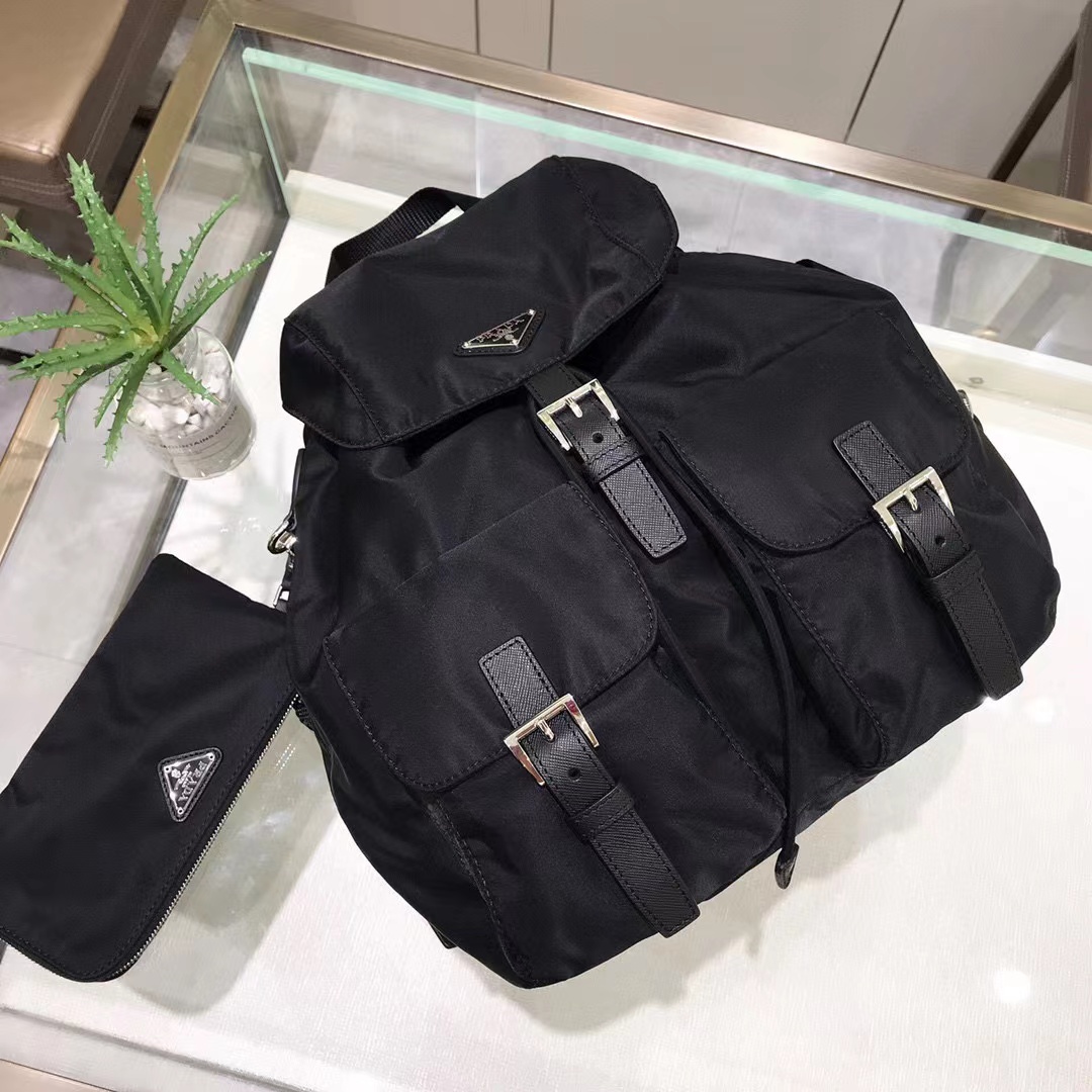 PRADA NE-NYLON黑色再生尼龍中號背包