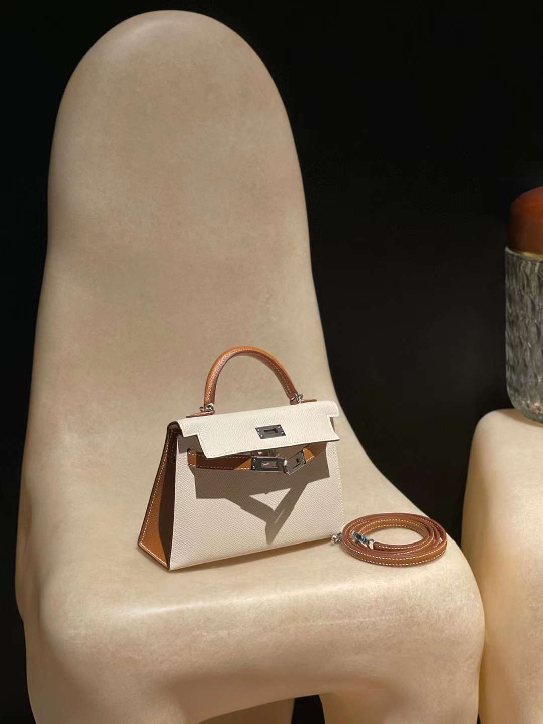 HERMES MINI KELLY 二代EPSOM皮 10 奶昔白拼37金棕 銀扣