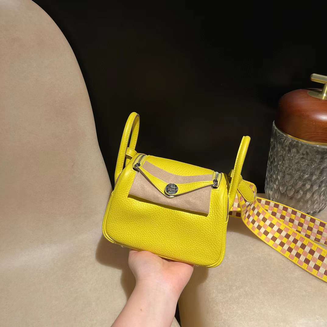 HERMES MINI LINDY 9R 檸檬黃銀釦 轉釦手提/肩背兩用包 升級版寬織帶