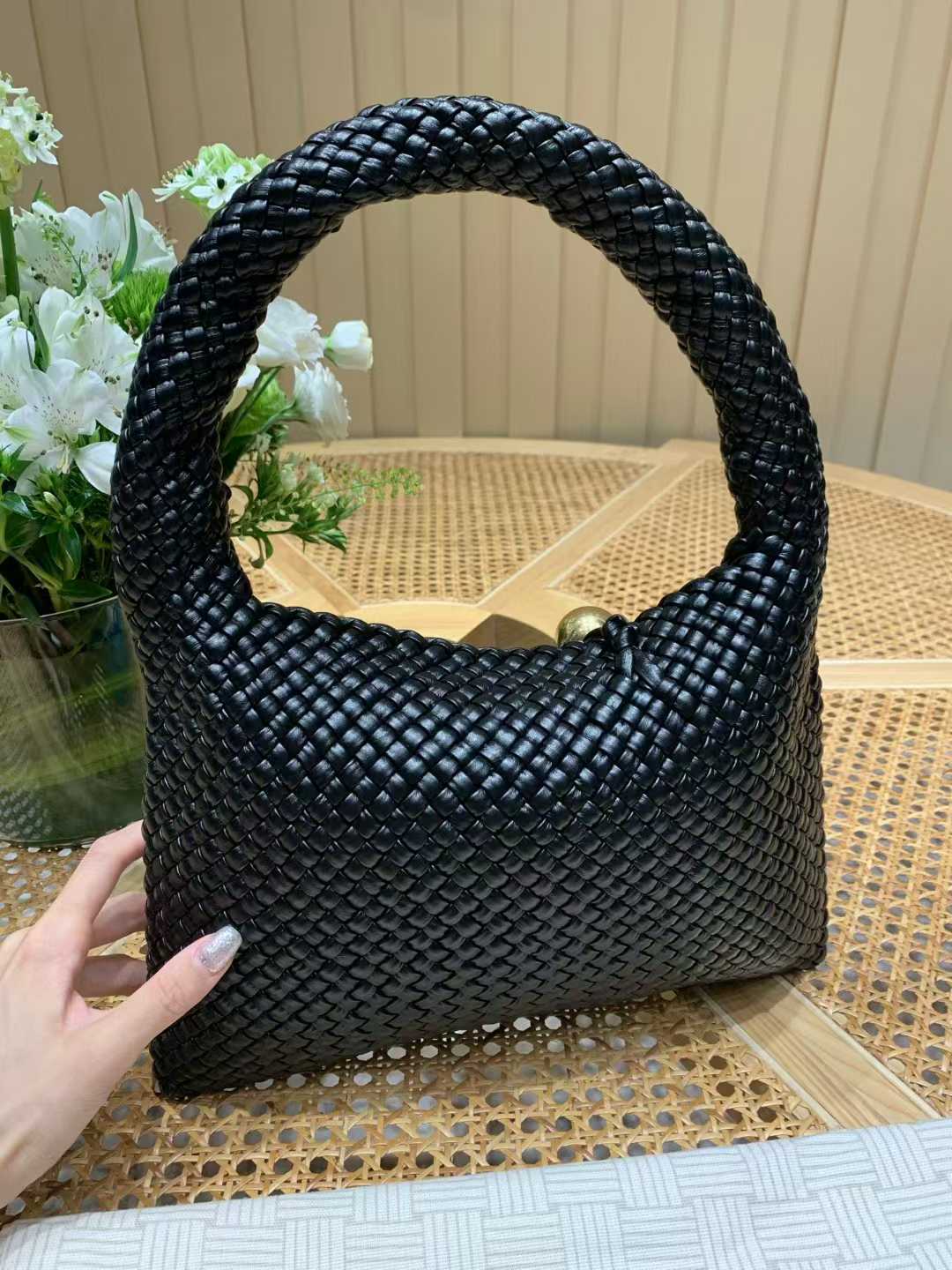 BV Tosca Baci手提包 (兩色)