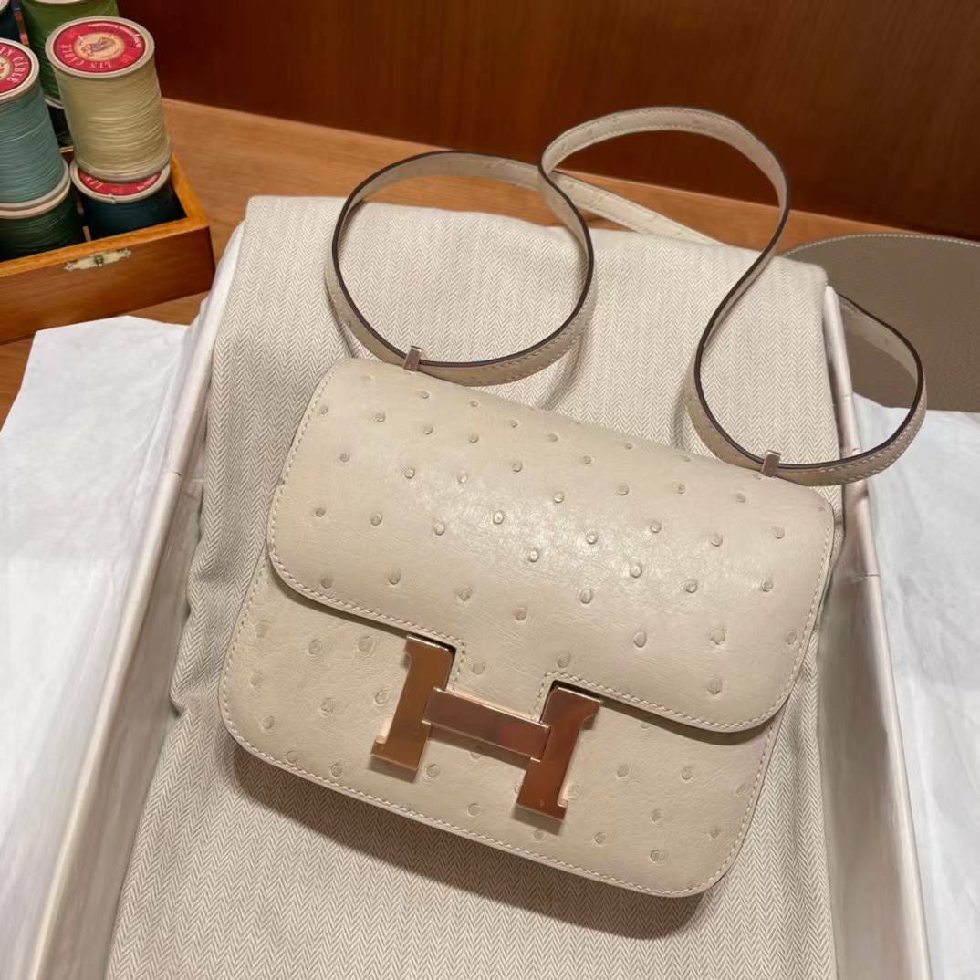 HERMES CONSTANCE 18/24 10 奶昔白鴕鳥皮康康包