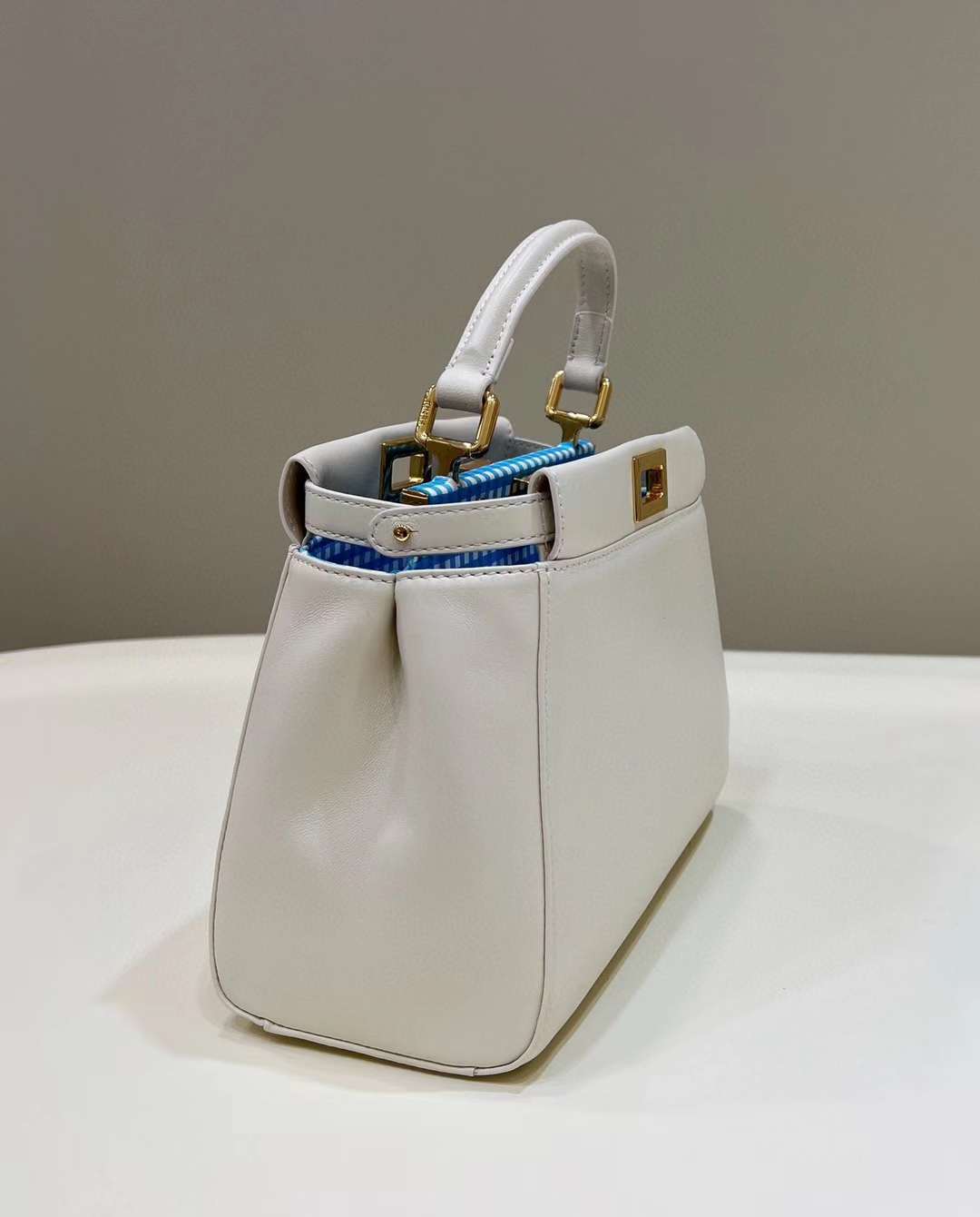 FENDI ICONIC PEEKABOO 白拼藍方格 手拿包/側背包