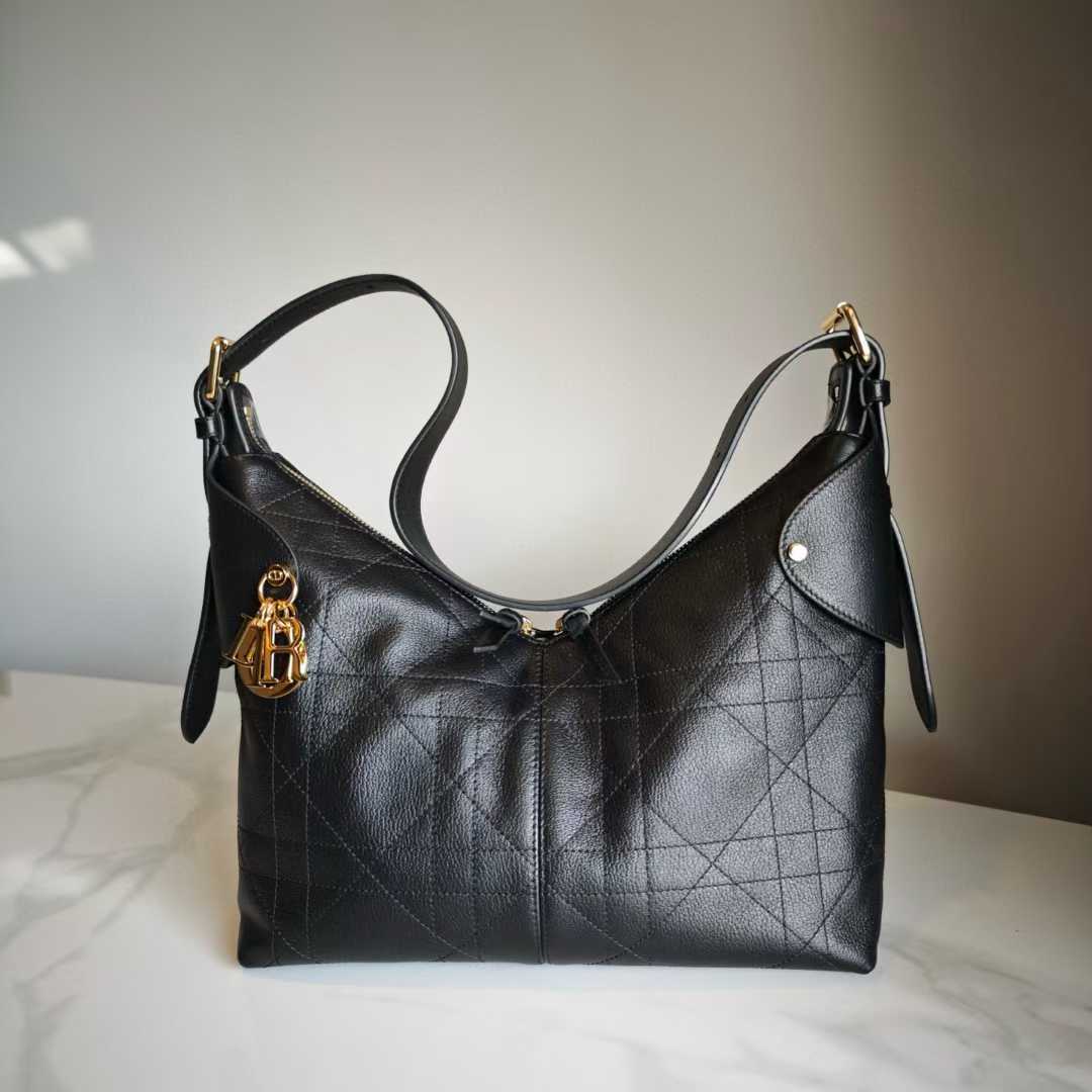 DIOR Voyage秋冬系列 腋下包 中號 (兩色)