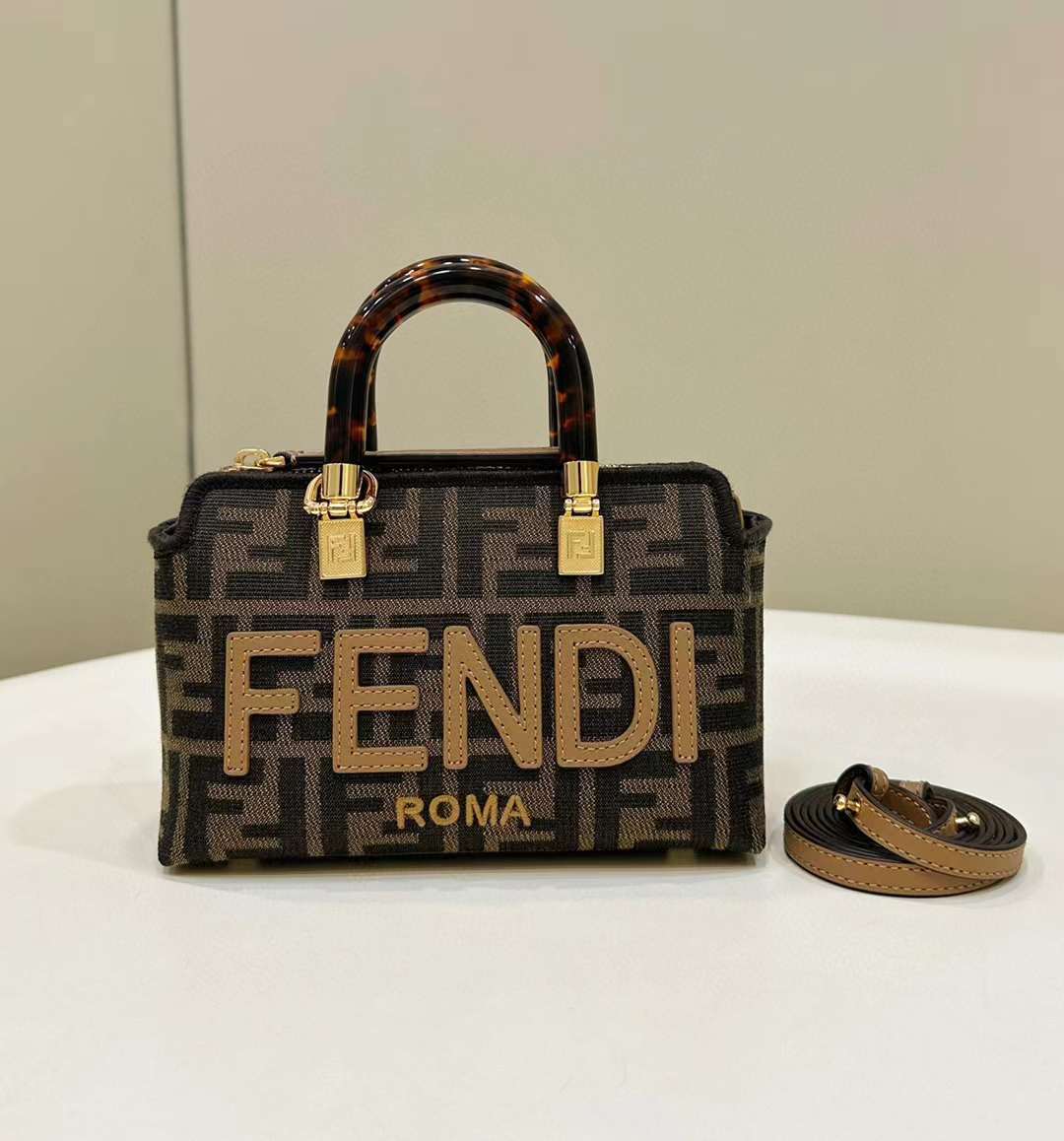 FENDI BY THE WAY 棕色老花 MINI 波士頓包