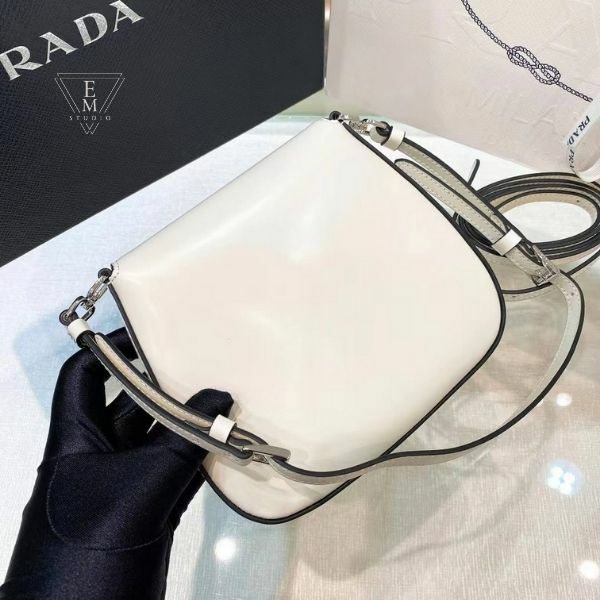PRADA CLEO 拋光翻蓋肩背包 17/24 CM