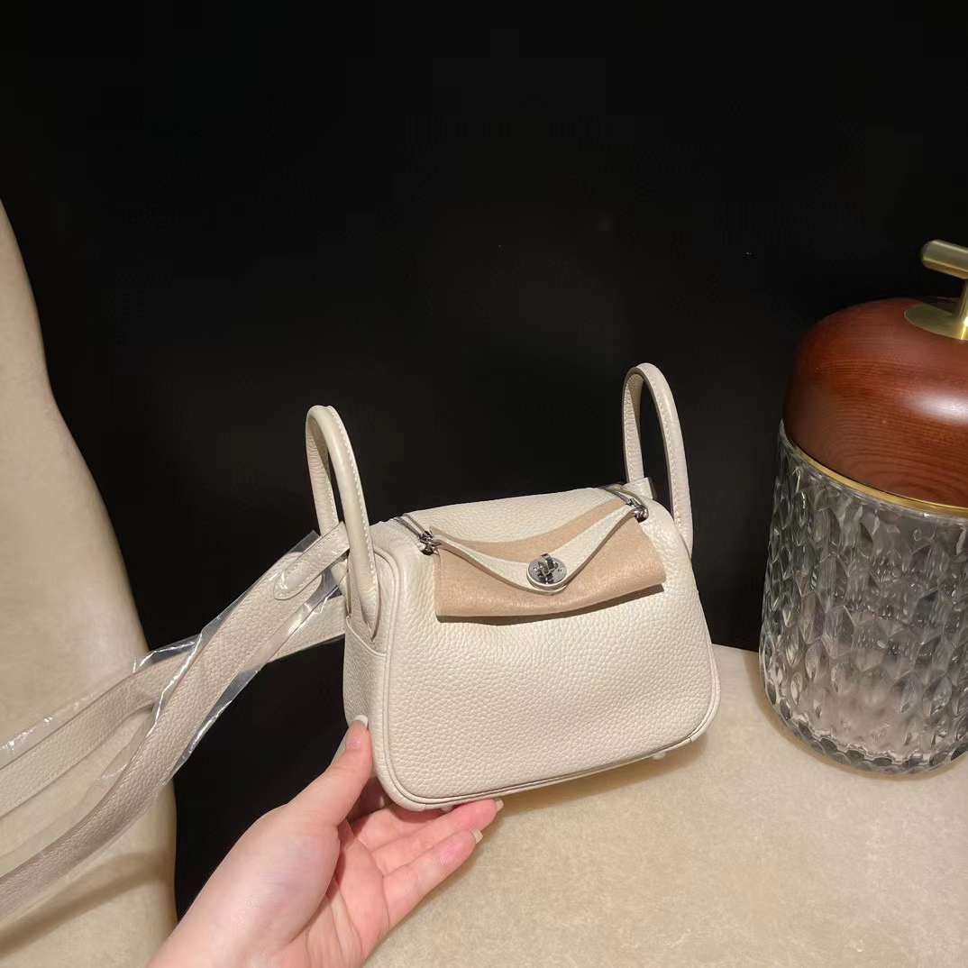 HERMES MINI LINDY CLEMENCE皮10奶昔白銀釦 轉釦手提/肩背兩用包