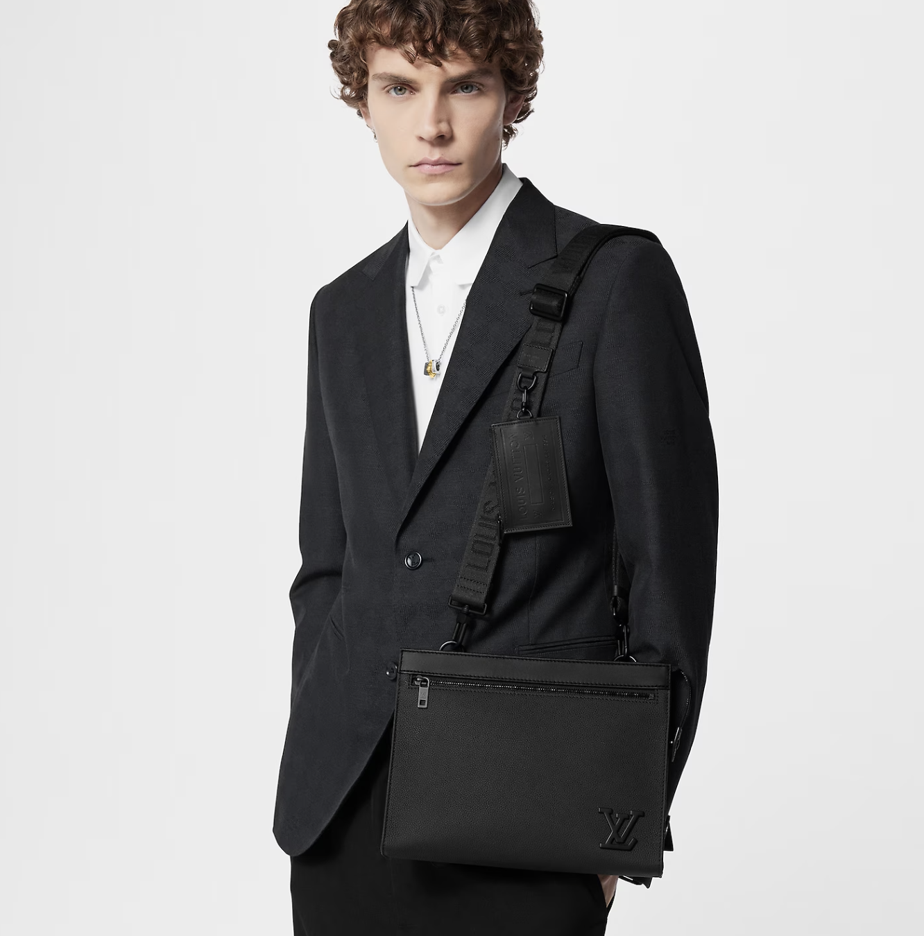 LV MESSENGER VOYAGE 側背手袋包 M59329