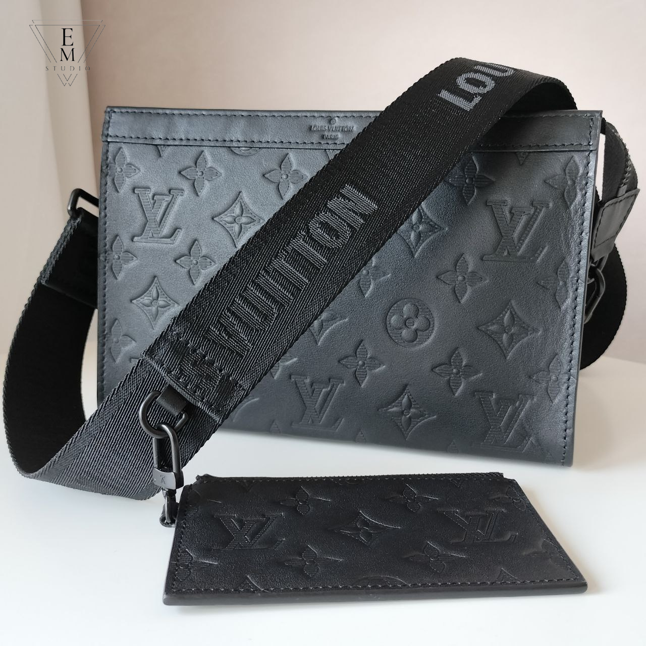 LV GASTON滿版壓花二合一斜背包