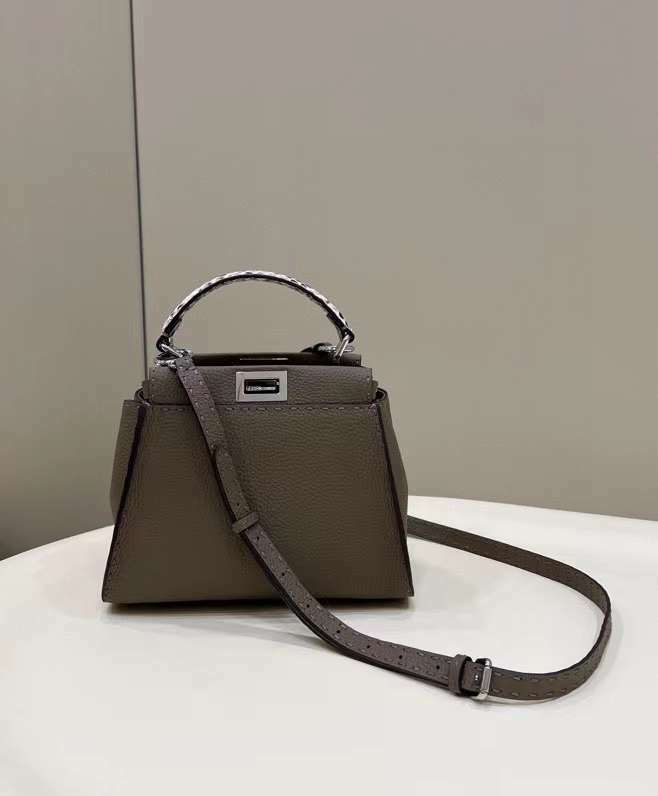 FENDI PEEKABOO MINI 蟒蛇皮手柄側背包