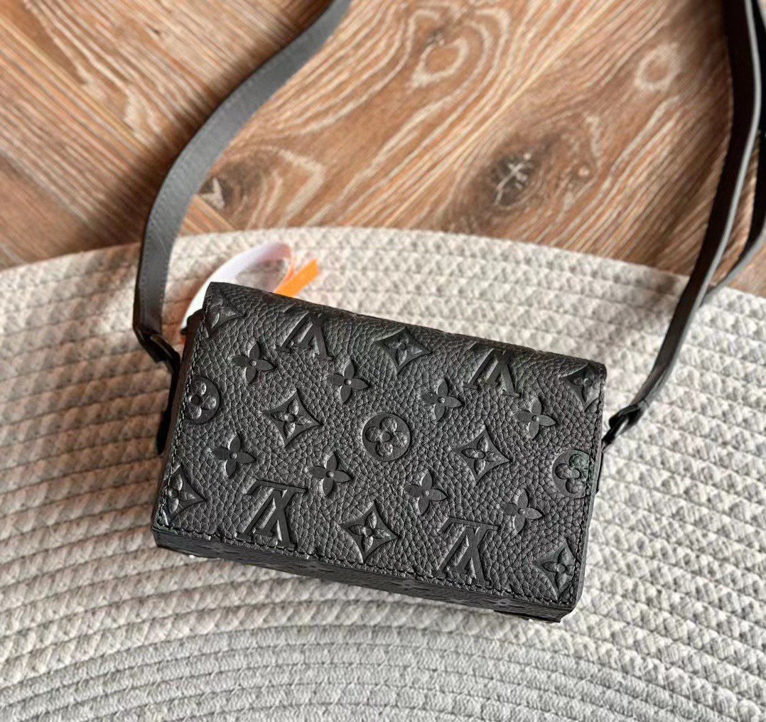 LV STEAMER 黑壓花隨身錢包 M81746