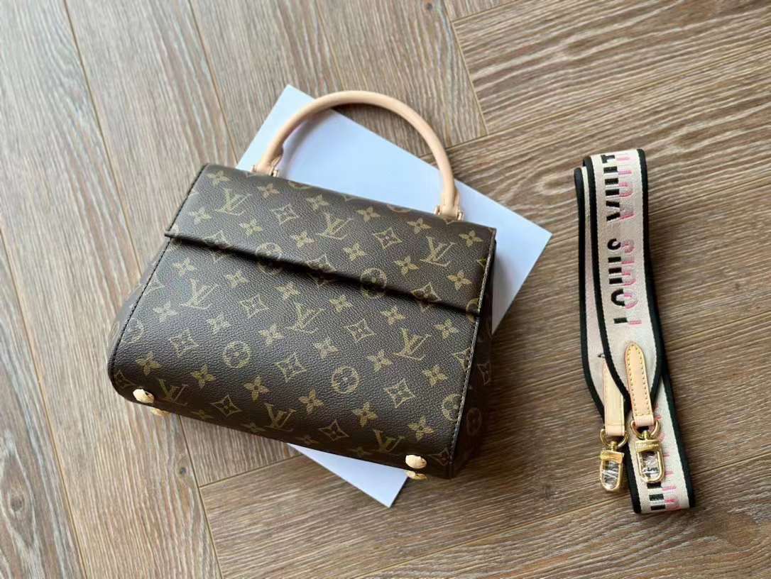 LV CLUNY BB 手袋 寬肩帶側背包 M46372