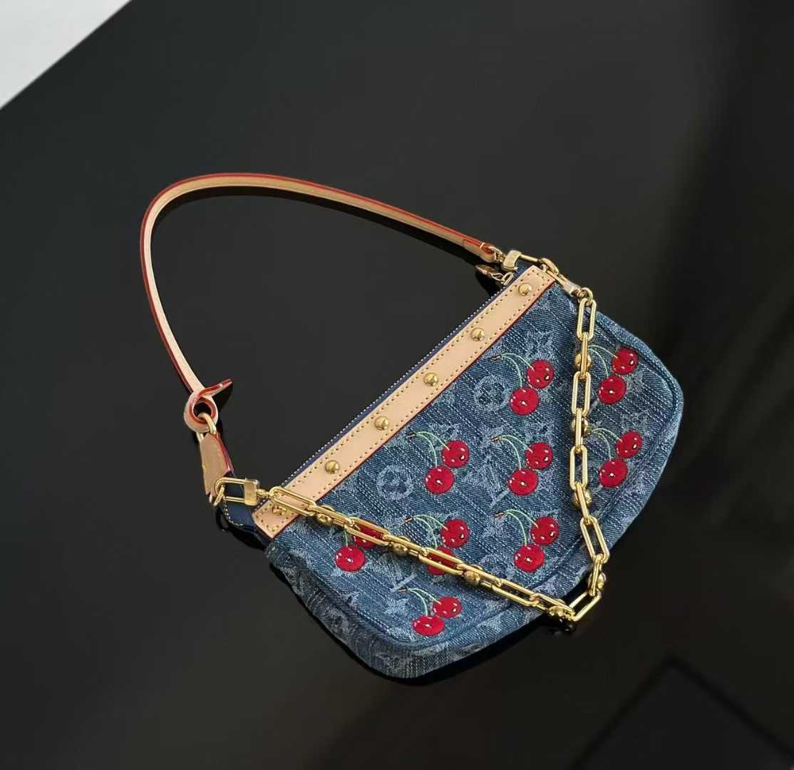 Louis Vuitton 櫻桃系列 腋下包