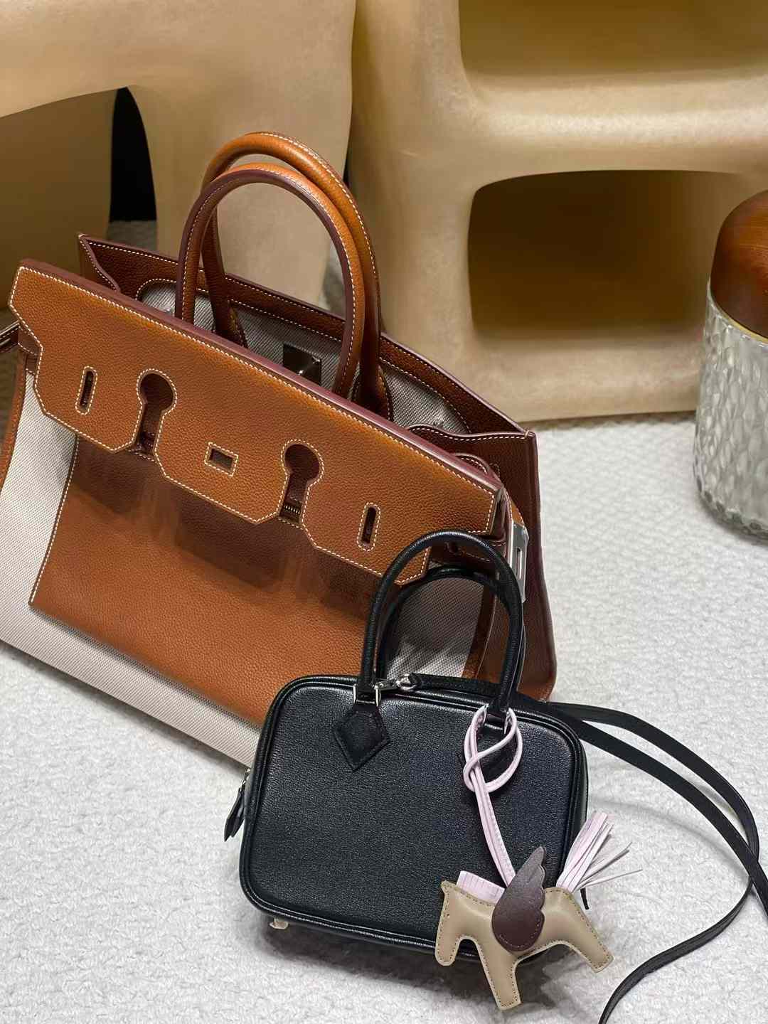 HERMES MINI PLUME 二代 斜挎羽毛包 山羊皮 89黑色 銀扣