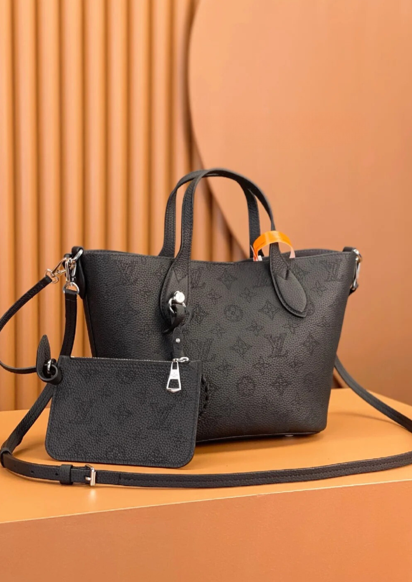 LV BLOSSOM PM 手袋 黑色 M21848 最新芯片版本