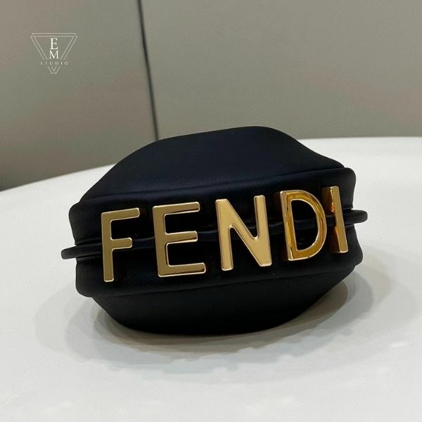 FENDI NANO FENDIGRAPHY 新月手腕包