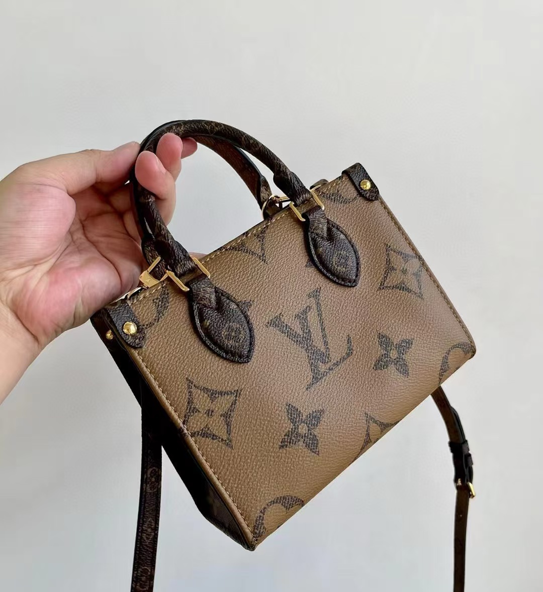 LOUIS VUITTON ONTHEGO BB M46839