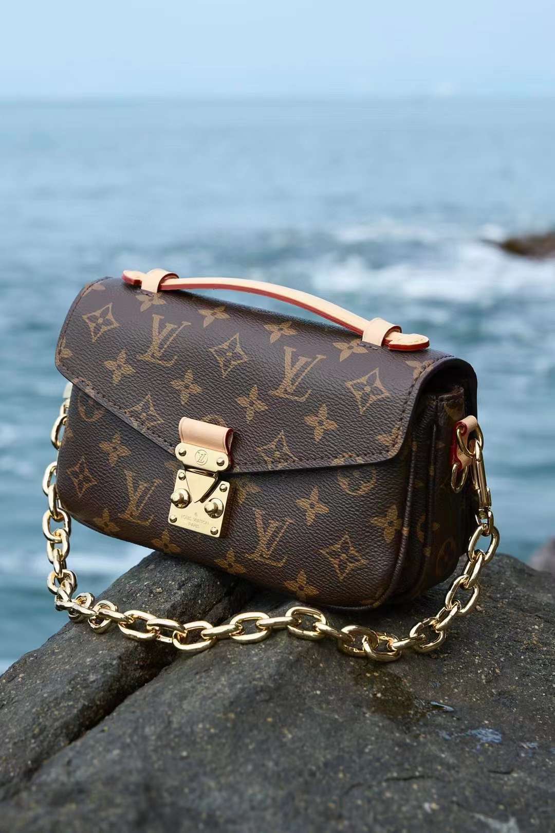 LV POCHETTE METIS EAST WEST 郵差包 老花款 最新芯片版本 M46279