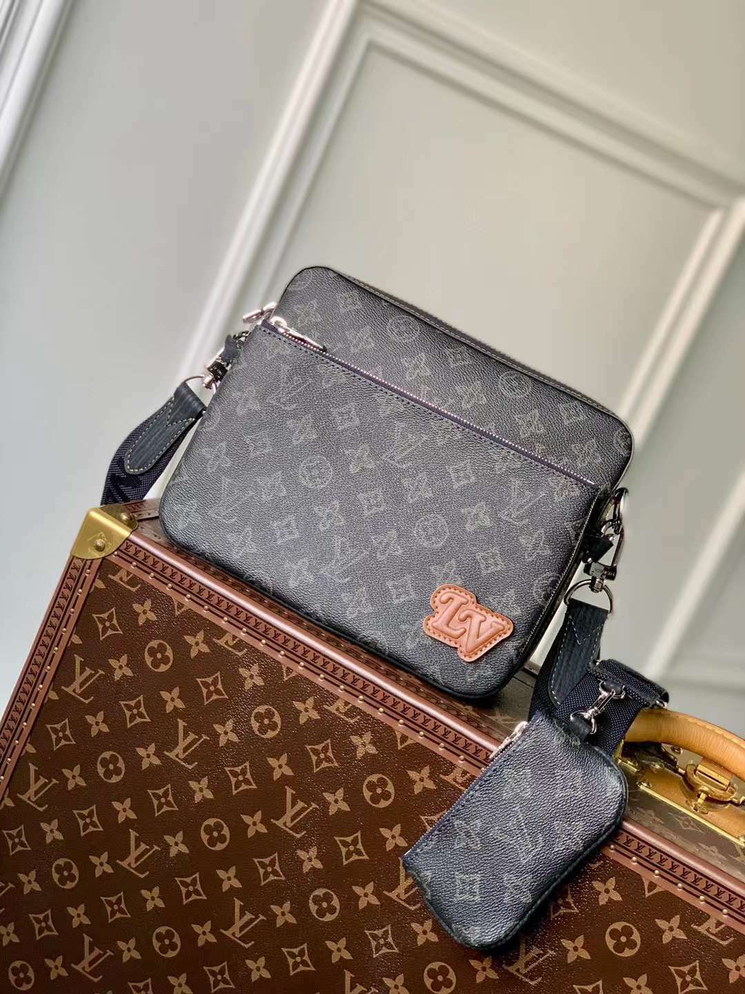LV TRIO 郵差包